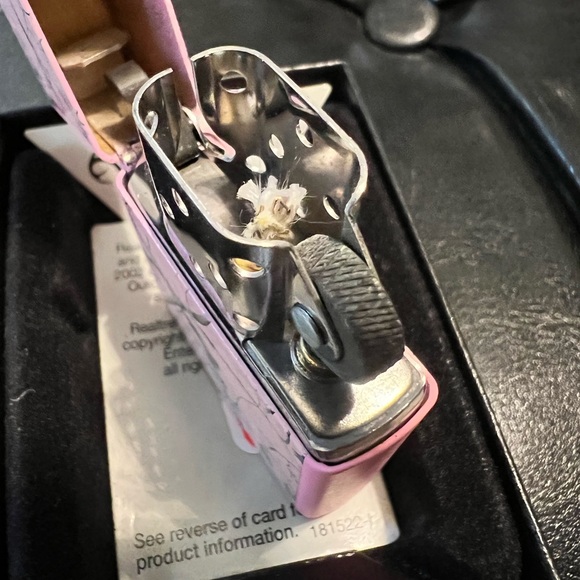 Zippo Pink Camo - Picture 2 of 4